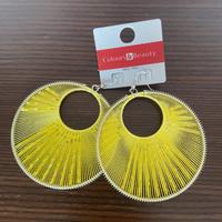 Orecchini rotondi filo intrecciato e perline giall