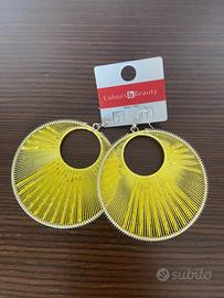 Orecchini rotondi filo intrecciato e perline giall