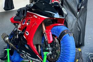 Kawasaki zx10r pronto pista