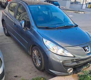 Peugeot 207 - 2006