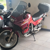 Intramontabile Honda Transalp 600