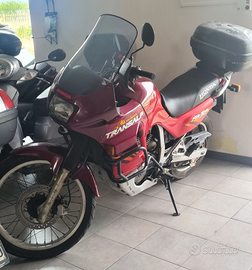 Intramontabile Honda Transalp 600