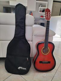 Chitarra classica 3/4 con custodia 