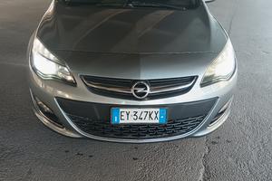  opel Astra anno 2015
