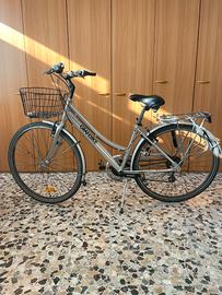 Bicicletta da donna telaio in alluminio