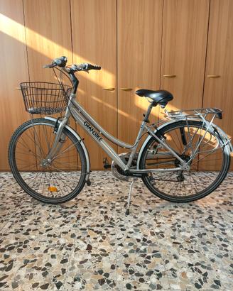 Bicicletta da donna telaio in alluminio