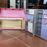 Camper Barbie con piscina 2 Barbie e cavallo