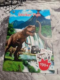 Libro con più di 190 stickers sui dinosauri