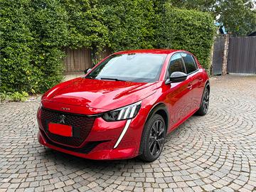 Peugeot e-208 GT