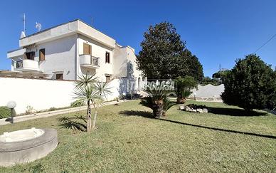 Appartamento in Villa in Residence con Giardino +