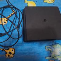 Play Station 4 Slime 500 GB con 4 videogiochi 