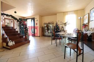 RECENTE BIFAMILIARE CON GIARDINO,IN CENTRO-RifFPP1