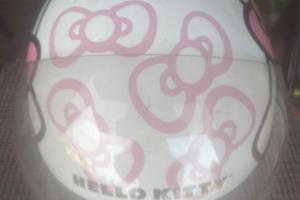Casco hello kitty