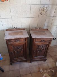 comodini in legno massiccio