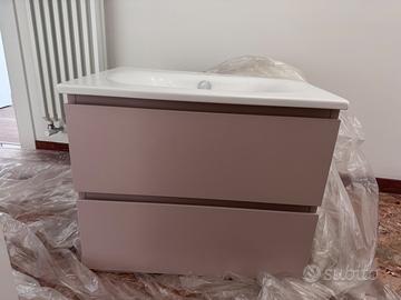 Mobile bagno rosa cipria con lavabo in ceramica
