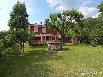 Villa di 400 m² con più di 5 locali e box auto dop