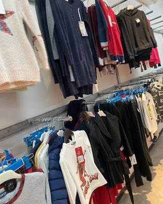 30 PEZZI LOTTO STOCK ABBIGLIAMENTO NUOVO CARTELLIN