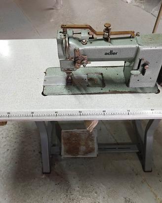 Macchina da cucire industriale Adler doppio ago 