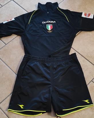 
Vintage 2 maglie arbitro originali F.I.G.C.
1) co