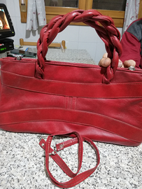Borsa in pelle rossa con tracolla