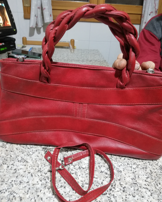 Borsa in pelle rossa con tracolla
