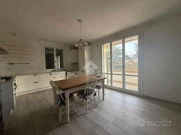 4 LOCALI A REGGIO NELL'EMILIA