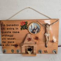 Portachiavi da muro religioso in legno