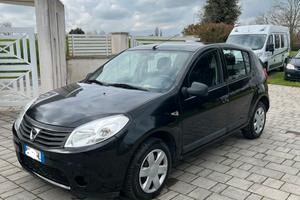 Dacia sandero GPL leggermente trattabile