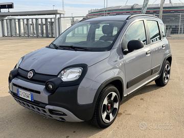 Fiat Panda 1.0 S&S Hybrid City Cross “POCHI KM”