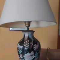 lume con base in legno