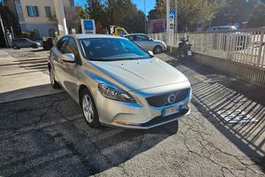 VOLVO V40 D2 KINETIC