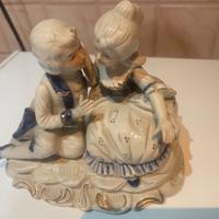 Statuetta figura di sposini  del 800 in ceramica