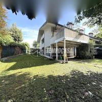 Porzione di Bifamiliare in zona Feriole