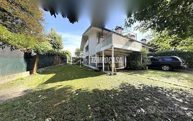 Porzione di Bifamiliare in zona Feriole