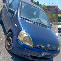 Ricambi Toyota Yaris anno 2000 colore blu 