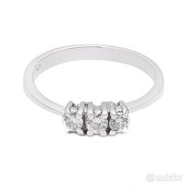 Anello trilogy oro bianco e diamanti 0,24ct