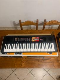 Pianola Yamaha PSR-F51