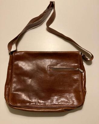 BORSA A TRACOLLA IN VERA PELLE