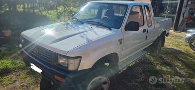 Toyota Hilux 2.4D 4wd extracab del 1996