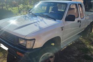 Toyota Hilux 2.4D 4wd extracab del 1996