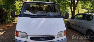 Furgone fino ha 35q 6 posti più cassone