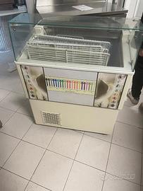 frigorifero esposizione gelati