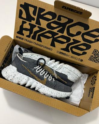 Scarpe Nike space hippie 01