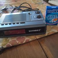 piccola radio Schwarz 