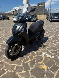 Beverly 400