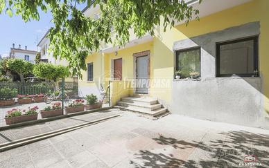 PORZIONE DI BIFAMILIARE CON INGRESSO INDIPENDENTE,