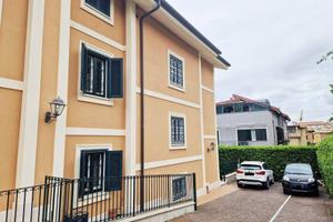 Villa di 220 m² con più di 5 locali a Grottaferrat