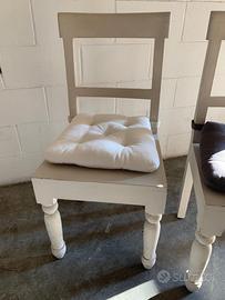 4 sedie in legno massiccio dipinte di bianco