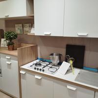 cucina bianca lucida e legno 3.70 cm con elettrodo