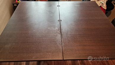 Tavolo richiudibile e regolabile